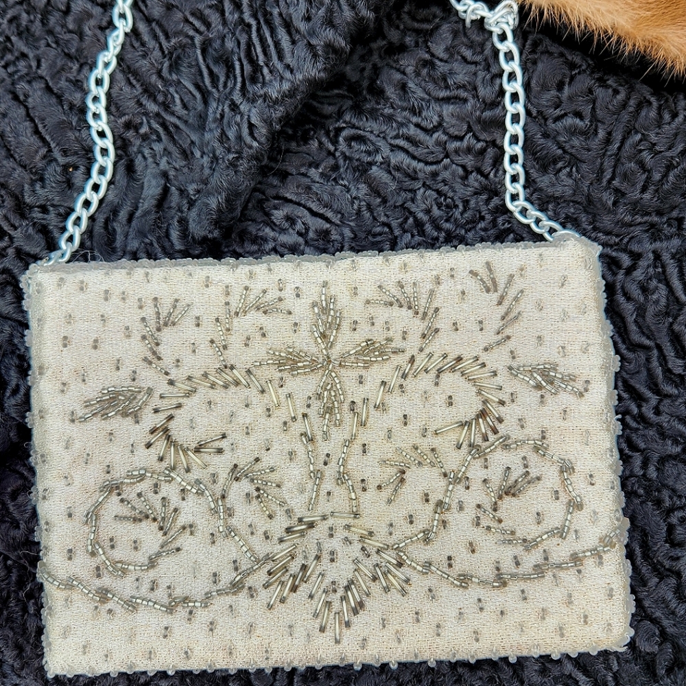 VINTAGE EVENING PURSE WITH SILVER BEAD WORK